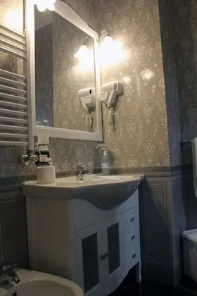 Deluxe Tek Büyük Yataklı Oda, 1 Yatak Odası, Avlu Manzaralı, Zemin Kat