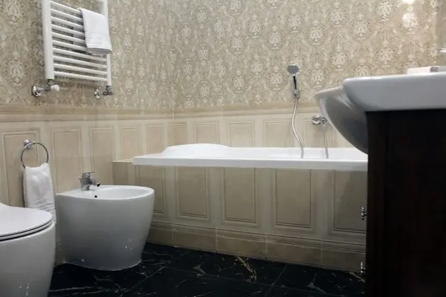 Deluxe Tek Büyük Yataklı Oda, 1 Yatak Odası, Avlu Manzaralı, Zemin Kat