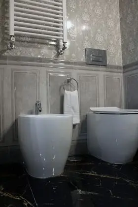 Deluxe Tek Büyük Yataklı Oda, 1 Yatak Odası, Avlu Manzaralı, Zemin Kat