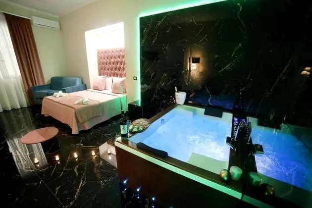 Deluxe Tek Büyük Yataklı Oda, 1 Yatak Odası, Avlu Manzaralı, Zemin Kat