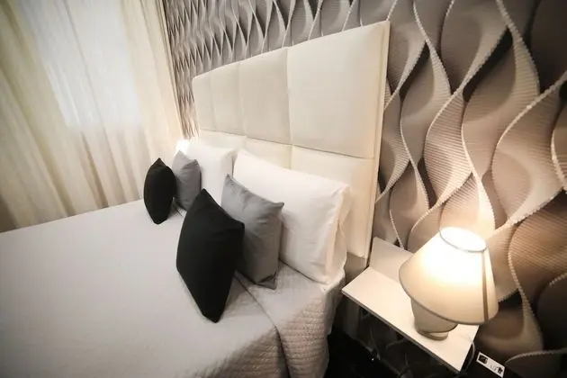 Deluxe Tek Büyük Yataklı Oda, 1 Yatak Odası, Avlu Manzaralı, Zemin Kat