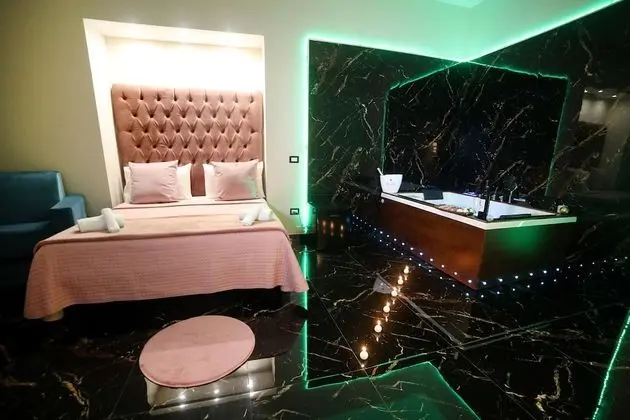 Deluxe Tek Büyük Yataklı Oda, 1 Yatak Odası, Avlu Manzaralı, Zemin Kat