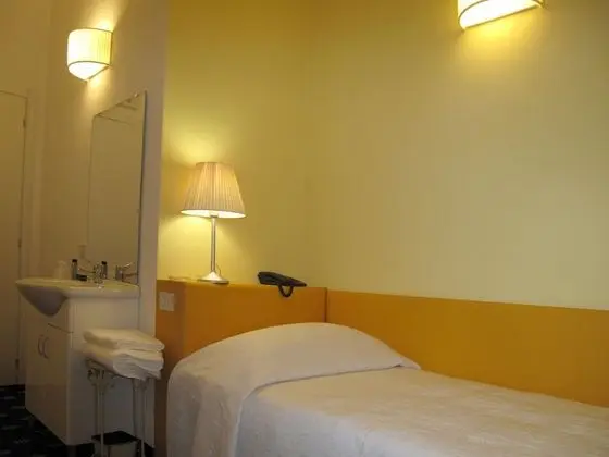 Tek Kişilik Oda, Ortak Banyo