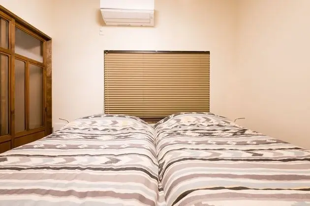 Ev (for 1 group, with island kitchen)