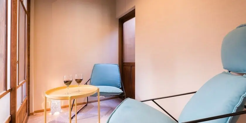 Ev (for 1 group, with island kitchen)