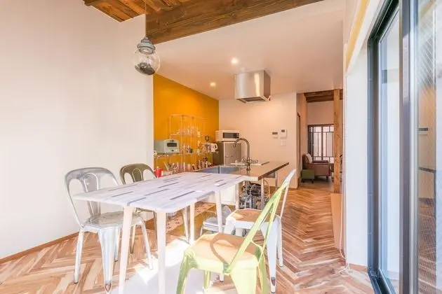 Ev (for 1 group, with island kitchen)