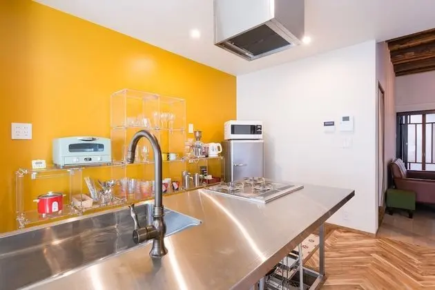 Ev (for 1 group, with island kitchen)