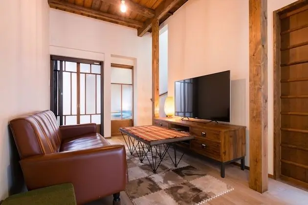 Ev (for 1 group, with island kitchen)