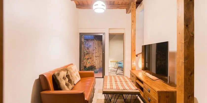 Ev (for 1 group, with island kitchen)