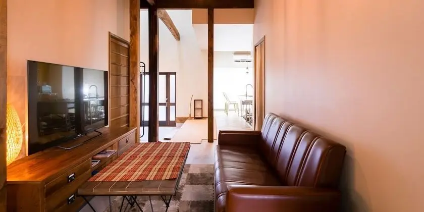 Ev (for 1 group, with island kitchen)