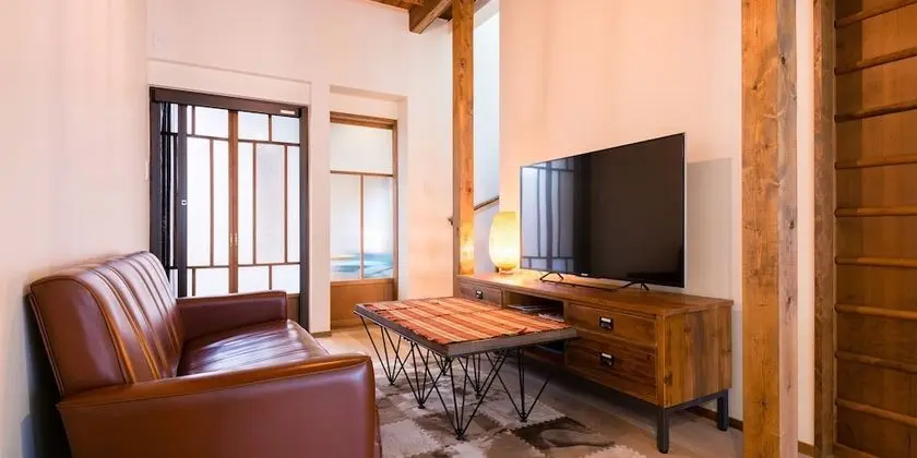 Ev (for 1 group, with island kitchen)