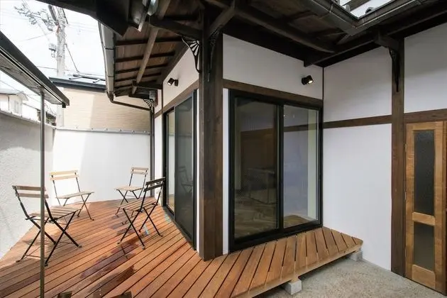 Ev (for 1 group, with island kitchen)