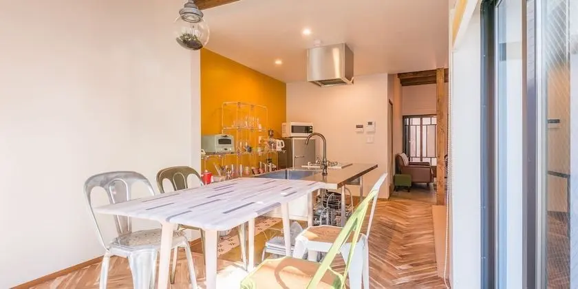 Ev (for 1 group, with island kitchen)