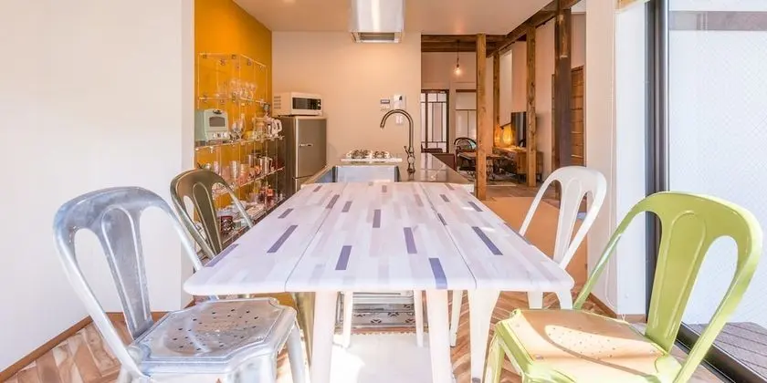 Ev (for 1 group, with island kitchen)