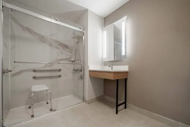 Engellilere uygun banyo