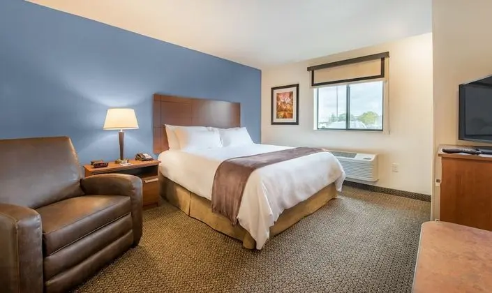 Oda, 1 Büyük (Queen) Boy Yatak (Hearing Impaired with Recliner)