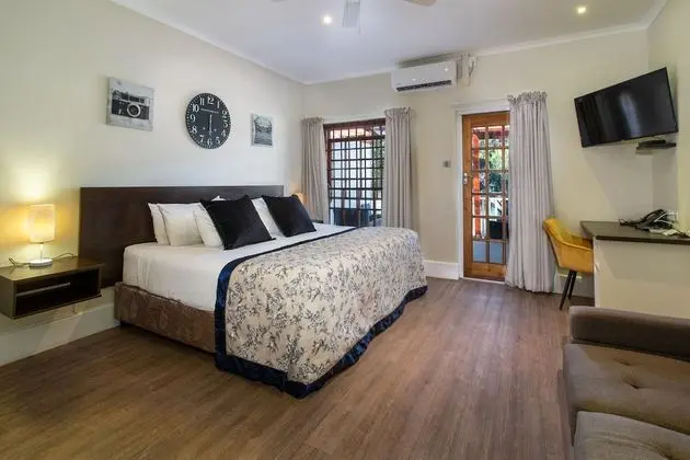 Süit, Balkon, Nehir Manzaralı (Twin)
