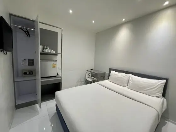 Cubic No Window, 1 Double Bed