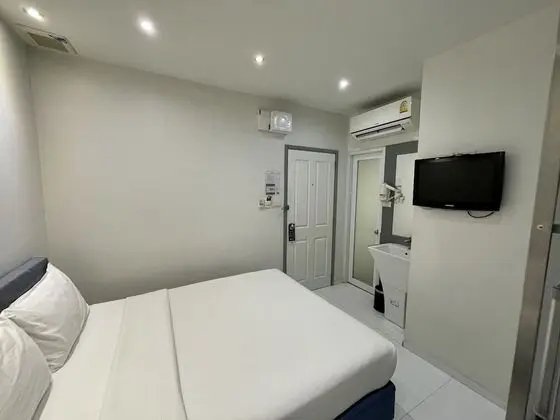 Cubic No Window, 1 Double Bed