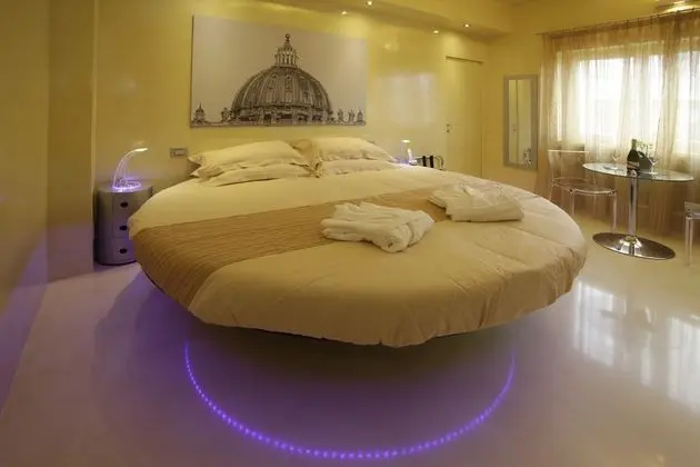 Tek Büyük Yataklı Oda