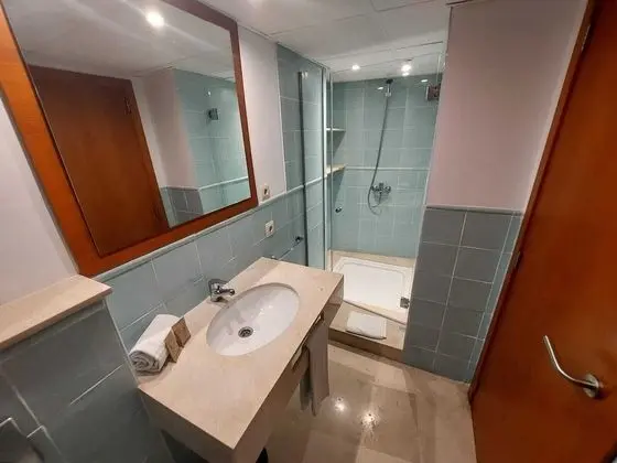 Standard Tek Büyük veya İki Ayrı Yataklı Oda