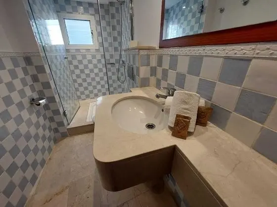 Standard Tek Büyük veya İki Ayrı Yataklı Oda