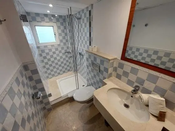 Standard Tek Büyük veya İki Ayrı Yataklı Oda