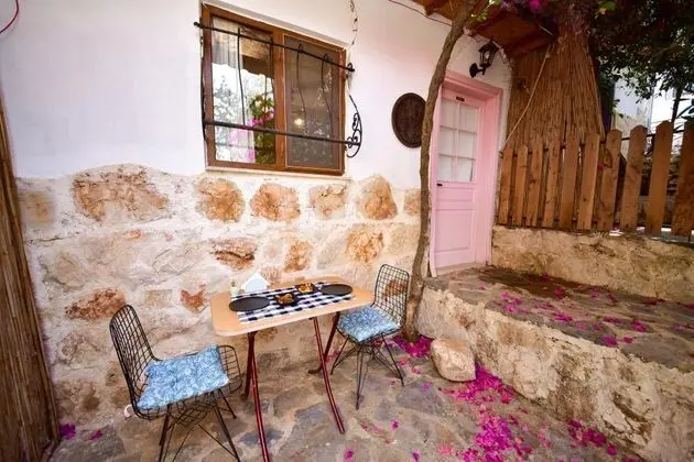 Taş Ev Suit, Bahçe Manzaralı, Teraslı