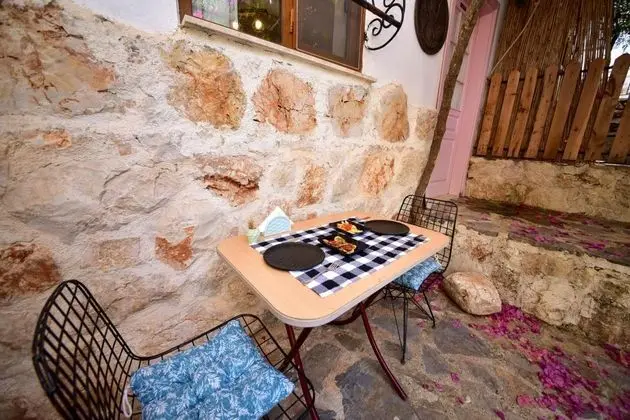 Taş Ev Suit, Bahçe Manzaralı, Teraslı