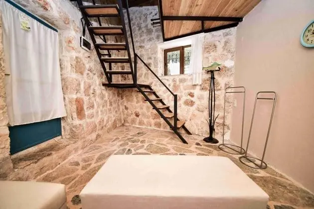 Taş Ev Suit, Bahçe Manzaralı, Verandalı
