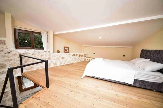 Taş Ev Suit, Bahçe Manzaralı, Verandalı