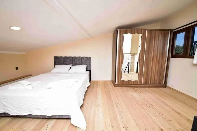 Taş Ev Suit, Bahçe Manzaralı, Verandalı