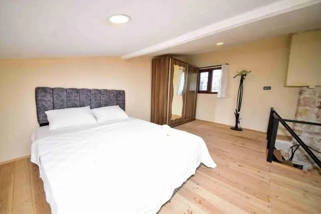 Taş Ev Suit, Bahçe Manzaralı, Verandalı