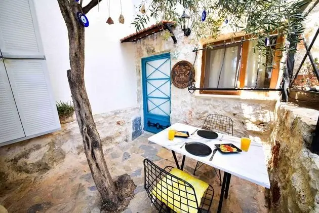 Taş Ev Suit, Bahçe Manzaralı, Verandalı
