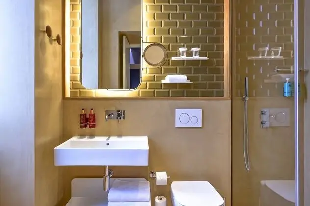 İki Ayrı Yataklı Oda, Şehir Manzaralı