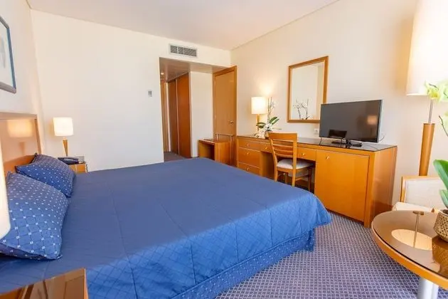 Tek Büyük Yataklı Oda (Communicating Rooms)