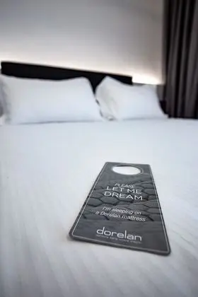 Büyük Yataklı Tek Kişilik Oda