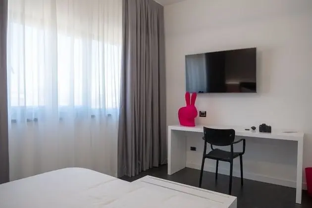 Büyük Yataklı Tek Kişilik Oda