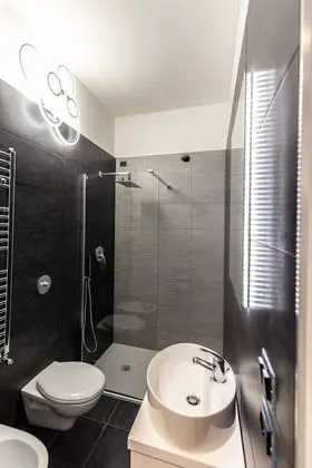 Büyük Yataklı Tek Kişilik Oda