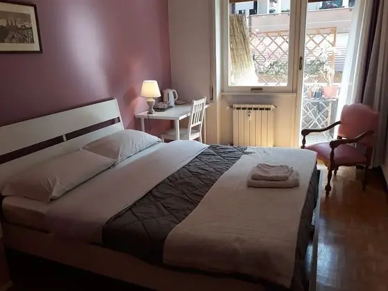 Basic Tek Büyük Yataklı Oda, 1 Büyük (Queen) Boy Yatak, Ortak Banyo (Balcony)