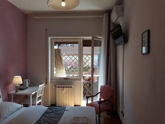 Basic Tek Büyük Yataklı Oda, 1 Büyük (Queen) Boy Yatak, Ortak Banyo (Balcony)