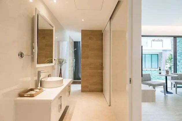 Deluxe Tek Büyük Yataklı Oda, Havuz Kullanımı