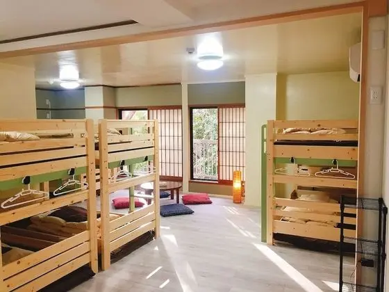 Ortak Ranzalı Oda, Sadece kadınlar için