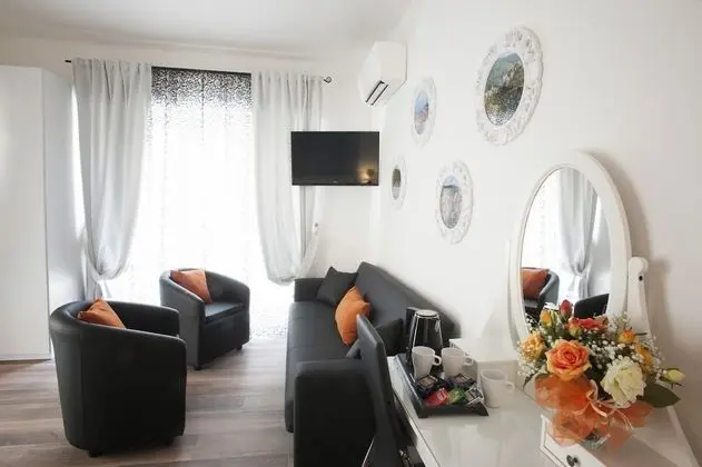Üç Kişilik Oda