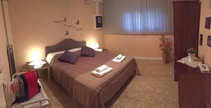 Tek Büyük Yataklı Oda, Ortak Banyo