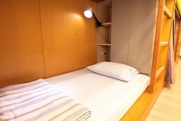 Ortak Ranzalı Oda, Sadece kadınlar için (8-person)