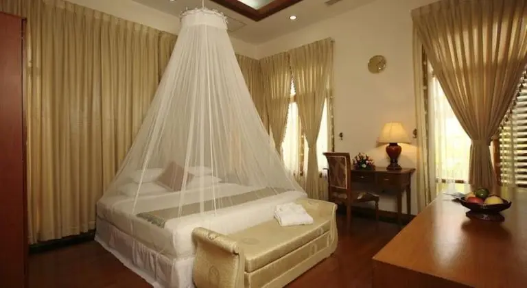 Süit (Myat Taw Win)