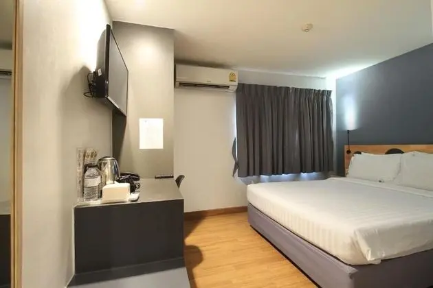 Standard Double With Window