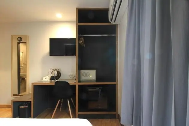 Standard Double With Window