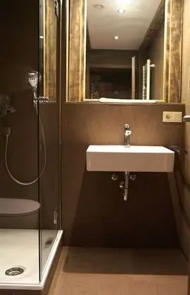 Standard Stüdyo, Özel Banyo